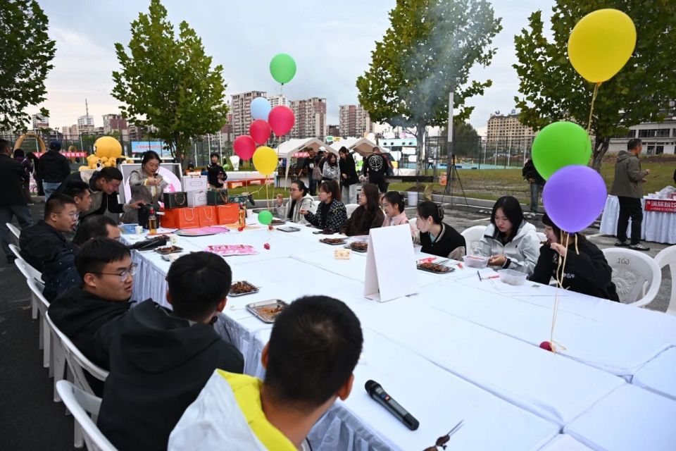 赛火热举行 赛火热举行